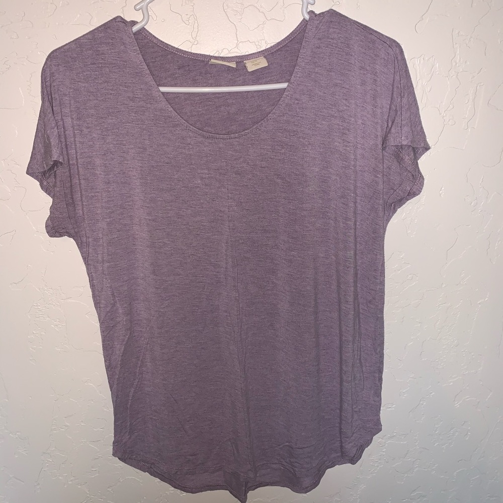 Light purple scoop neck tee shirt